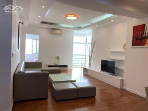 chính chủ cần bán căn hộ tòa e1 ciputra, giá 8,9 tỷ, dt 123m2, 3 ngủ, sẵn sổ
