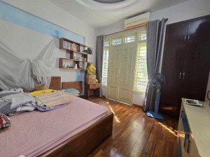 cực gấp. bán nhanh nhà nguyễn khánh toàn căn góc 2 mặt ô tô. gara oto 7 chỗ 54m2 19 tỷ