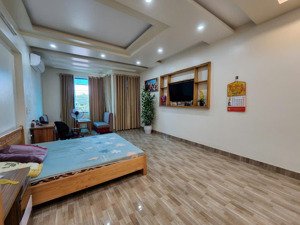 hàng cực hiếm nhà 3 tầng 90m2 mặt đường máng nước, an đồng chỉ 10 tỷ