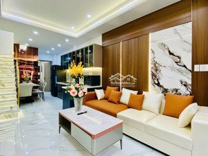 nhà sân vườn 2 tầng 8x9,8( 90m2) hẻm xe máy đường thích quảng đức - hoàng hoa thám