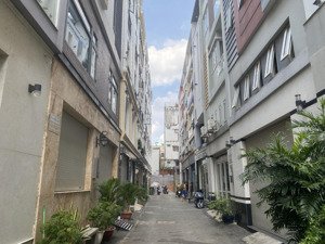xe hơi vào nhà p13 bình thạnh gần vincom nguyễn xí giá 9 tỷ tlcc