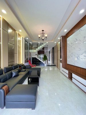 siêu phẩm nhà 3 tầng thạnh xuân 24 , quận12 - dt 4.6x25m- ô tô ngủ trong nhà- 7.9 tỷ