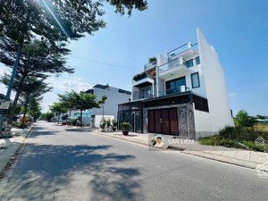 lô sạch, đẹp lk 33 gói 3 mỹ gia
gần ngã tư đằng sau có khoảng không đường làm chung cư .