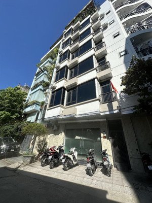 bán nhà phố hoàng cầu,5 tầng thang máy,ô tô tránh,2 thoáng trước sau-dt70m -4.2m mặt tiền-27.x tỷ