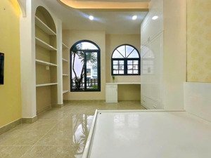 chủ nhà ngộp lãi bán gấp nhà nguyễn thị thập bình thuận quận 7 . giá 4 tỷ 550