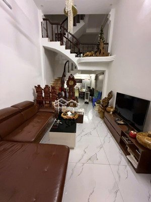 bán nhà phú đô 6 tầng ngõ thông kinh doanh có ô chờ thang máy ô gần nhà - 42m2 - giá 10tỉ có bớt