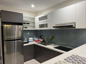 kẹt tiền bán căn 2pn2wc 67m2 sổ sẵn tầng cao view thoáng mát giá 2,9 tỷ bao thuế phí tặng full nt