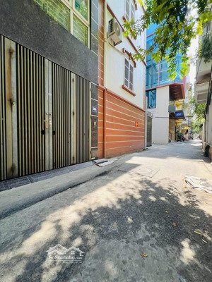 giảm chào :hoàng quốc việt: phân lô đẳng cấp -5 tầng, gara ô tô 7 chỗ, 2 mặt ngõ thông, dân trí cao