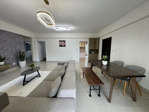 cho thuê căn hộ scenic valley, pmh, q7, thcm. 133m2. 3pn, nhà đẹp nội thất cao cấp chỉ 25tr/th.