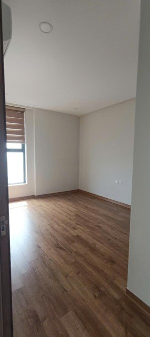 cho thuê ch eco green city, nguyễn xiển, dt 56m2 , 2 ngủ 1wc đồ cơ bản giá thuê 10tr/ tháng