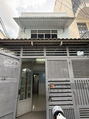 bán gấp nhà riêng lạc long quân, tân bình, 55m2, 2 tầng mới đẹp, hẻm xe hơi, chỉ nhỉnh 4 tỷ.