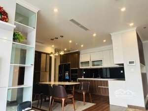 chính chủ bán căn hộ có slot oto 200k/tháng tầng trung ban công đông nam giá 10,5 tỷ tòa b 4pn2vs