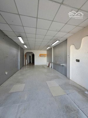 bán nhà cấp 4 mt đường 10,5m lê thạch, đối diện bến xe trung tâm