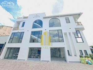 Cho Thuê Căn Góc Hiện Đại 3 Lầu Trống Suốt Giá 59 Triệu