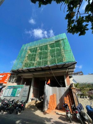 siêu hot !!! quận 1 . cho thuê tòa nhà mới xây 12 x 24 hầm lửng 5 lầu sân thượng.giá 260