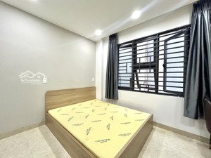 cho thuê chdv full nội thất, thang máy, hầm xe, sạch sẽ, thoáng mát,ngay gần trường đh văn lang cs2