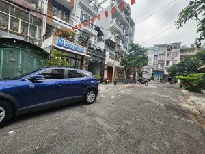 hxh 8m nguyễn văn công vị trí đẹp. 4x25m=100m2, trệt 3 lầu kiên cố chỉ 10,9 tỷ