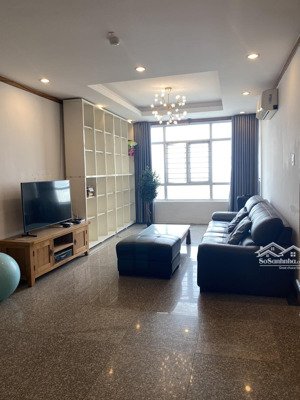 chính chủ cho thuê căn hộ giai việt 150m2 3phong đầy đủ nội thất 14tr5