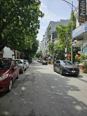 đường hoàng quốc việt. bán nhà 5 tầng 76m, mặt tiền 6m