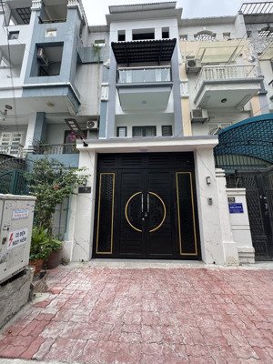 bán nhà dt 4x18 cao lỗ ngay cv tạ quang bửu quận 8