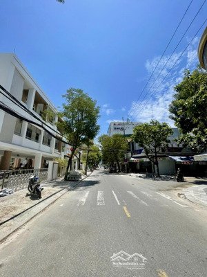 vị trí đắc địa - bán nhà 3 tầng mặt tiền đường lê quý đôn, sát 2/9, sát cầu rồng