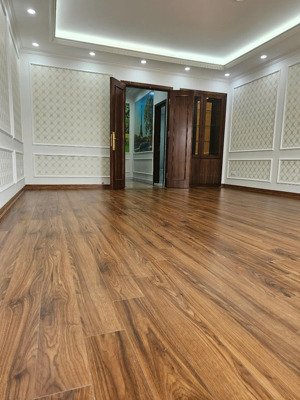 bán nhà 6.5 tầng thang máy, khu phân lô ngõ 118 nguyễn khánh toàn