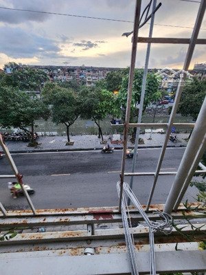 bán nhà mặt phố trần khát chân, hai bà trưng 70m2, 6 tầng thang máy, giá 39 tỷ.