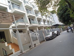 chung cư mini mặt phố, 105 m2, 8 tầng, dòng tiền 1.8 tỷ/5, gà đẻ trứng vàng, quang trung - hà đông