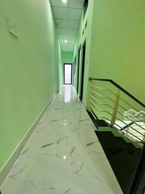 gấp. miếu gò xoài 60m2. trệt lâif. 3pn. phòng khách rộng thoáng. bếp sạch sẽ. ô tô tới bếp