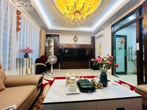chính chủ bán gấp nhà khu phân lô trung kính to, dt 45m2 x mt 4.2m, 5 tầng, đường rộng oto vào nhà