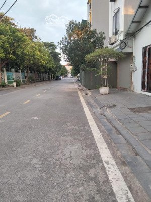 siêu phẩm mặt phố ngô gia tự vị trí vàng kinh doanh đỉnh diện tích: 104m, mt 6m, giá 32tỷ