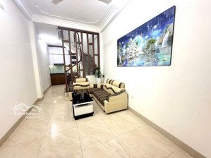 nhà cách chợ vĩnh phúc ô tô tránh chỉ 50m. giao thông cực kỳ thuận tiện, ngõ thông khắp ngả.