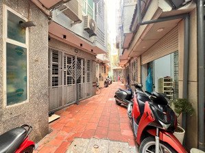 bán nhà phố chợ hàng nút giao các ngả