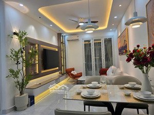 cần bán nhanh căn hộ sky garden, pmh,q7 nhà đẹp, mới 100%.lh: em hằng