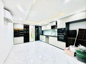 7pn/7wc full nội thất - cho thuê nhà mặt tiền hoa sứ, p7, quận phú nhuận - 5tầng, giá thương lượng