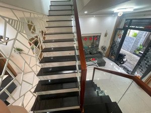 sập hầm - nhà 2 tầng, full nội thất đường điện biên phủ gần hùng vương