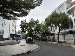 bán nhà mặt tiền ngay nguyễn văn linh, quận 7, 4 tầng, 5x18, 19 tỉ