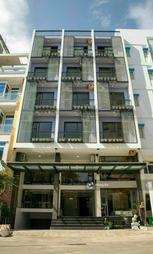 bán gấp tòa khách sạn đường số 7 (khu tên lửa). dt: 7 x 25m - hầm 7 tầng hđt: 250 triệu. giá 25 tỷ