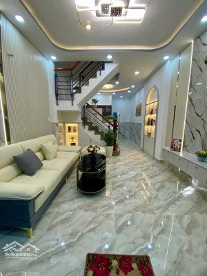 cần tiền bán nhà đường mai văn ngọc, p11, phú nhuận, 3pn 2wc, 65m2 , 3ty120 lh vân