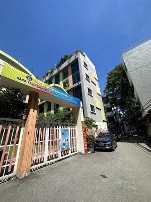 thịnh quang ngã tư sở đống đa
lô góc thoáng sáng gần ô tô dt:40m_4 tầngg_mt:4,3m_9,1 tỷ