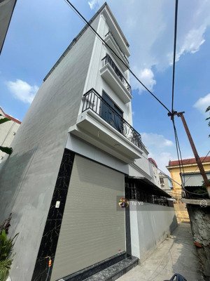 nhà mặt ngõ thoáng xây đơn lập, ô tô đỗ gần nhà, không lỗi phong thuỷ và không quy hoạch
