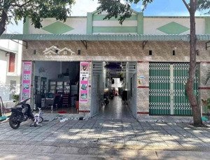 bán gấp dãy trọ 300m2/ 1tỷ4 cạnh chợ vĩnh tân,tân uyên gần kcn visip2 gồm 8 phòng 2 kiot cho thuê