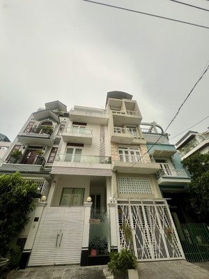 bán gấp-5 tầng-98m2-ô tô vào tận phòng khách- nguyễn thị thập- quận 7- chỉ 11.x tỷ