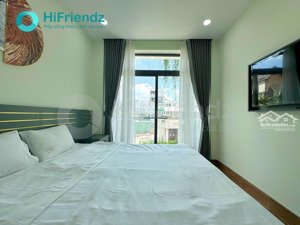 căn hộ cao cấp ban công của cửa ngay giường ngủ lấy sáng trực tiếp tại thảo điền