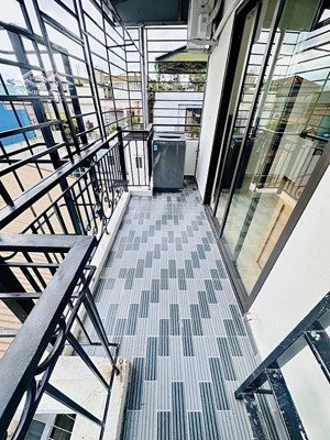 nhà nhỏ dòng tiền khủng 5 phòng khép kín gần trường đh lớn thang máy