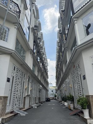 bán nhà phố liền kề liên tỉnh 5 quận 8, dtsd 285m2