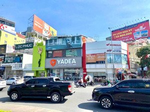 ngang 11m - hơn 330m2 - nằm ngay ngã 6 phù đổng số 3 cách mạng tháng tám, quận 1