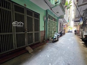 trung kính oto đỗ cửa cách 10m za mặt phố 45m, 5t mt 4,2m giá 15,5 ty tl.