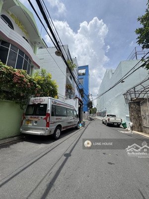 nhà đẹp 5 tầng, căn góc, hẻm oto một trục thẳng- v.ip thích quảng đức.