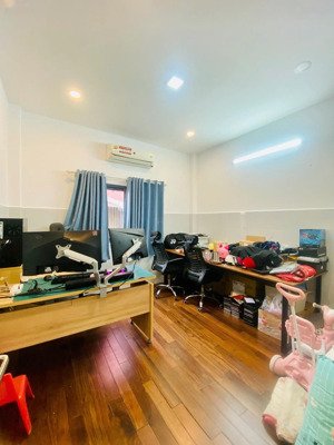 nhỏ xinh-ở ngay! nhà 4 tầng full nột thất 40m2- 2 mặt thoáng hxh huỳnh văn bánh giảm 2 tỷ còn 9 tỷ